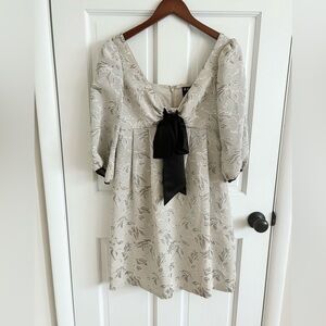 BCBG holiday bow dress puff sleeves size 4